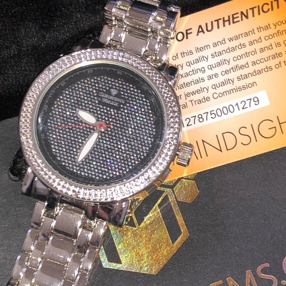 REAL DIAMOND watch! Comes w/ authenticity card WOW - Picture 6 of 9
